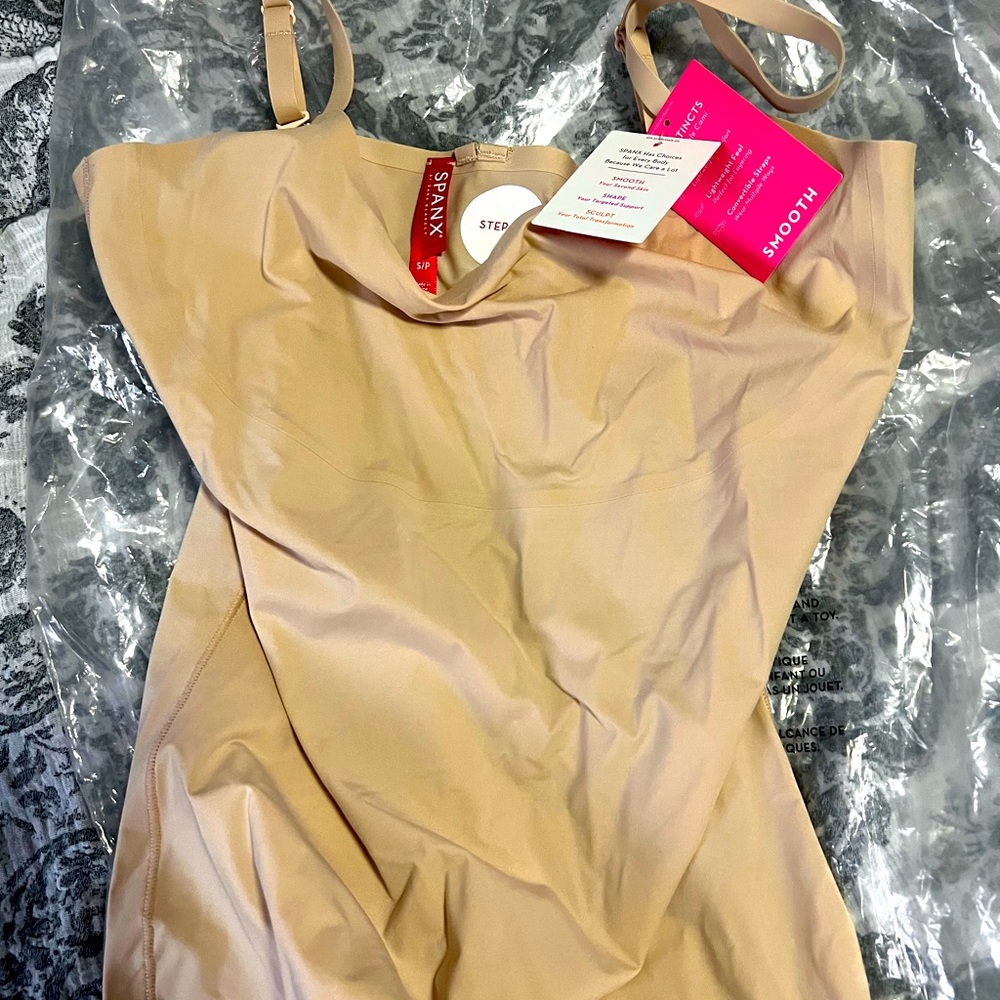 *NWT SPANX Thinstincts® Convertible Cami Size Small